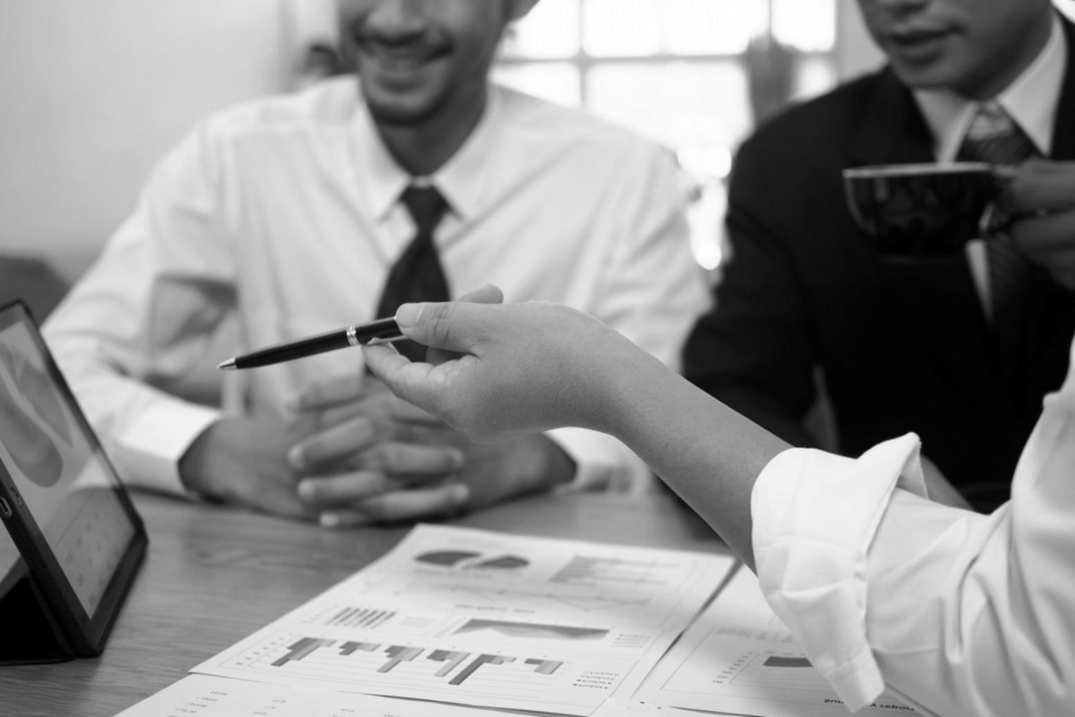 Séance de travail collaborative sur la trésorerie