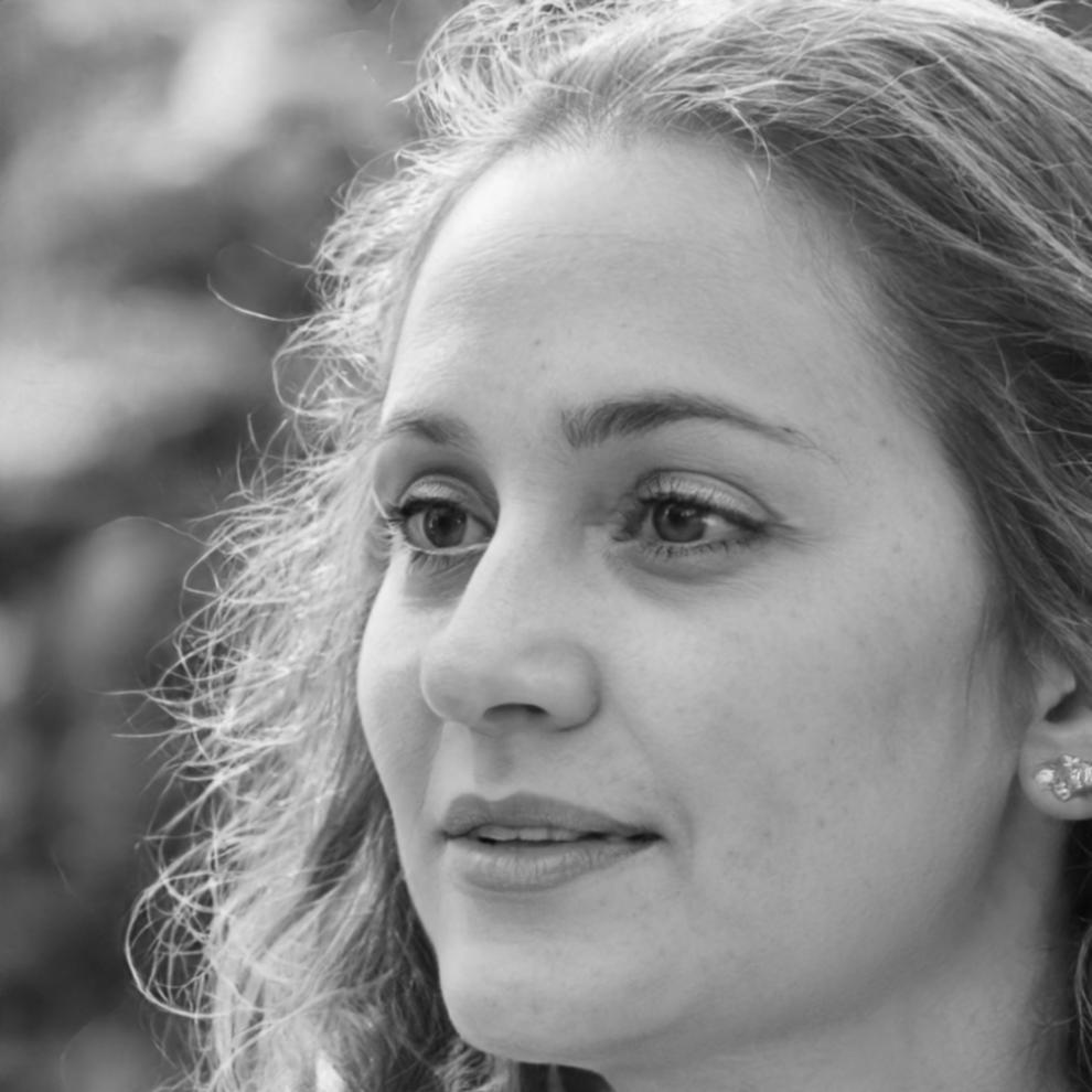 Portrait de Léna Bourgeois, consultante senior chez lorynthexa